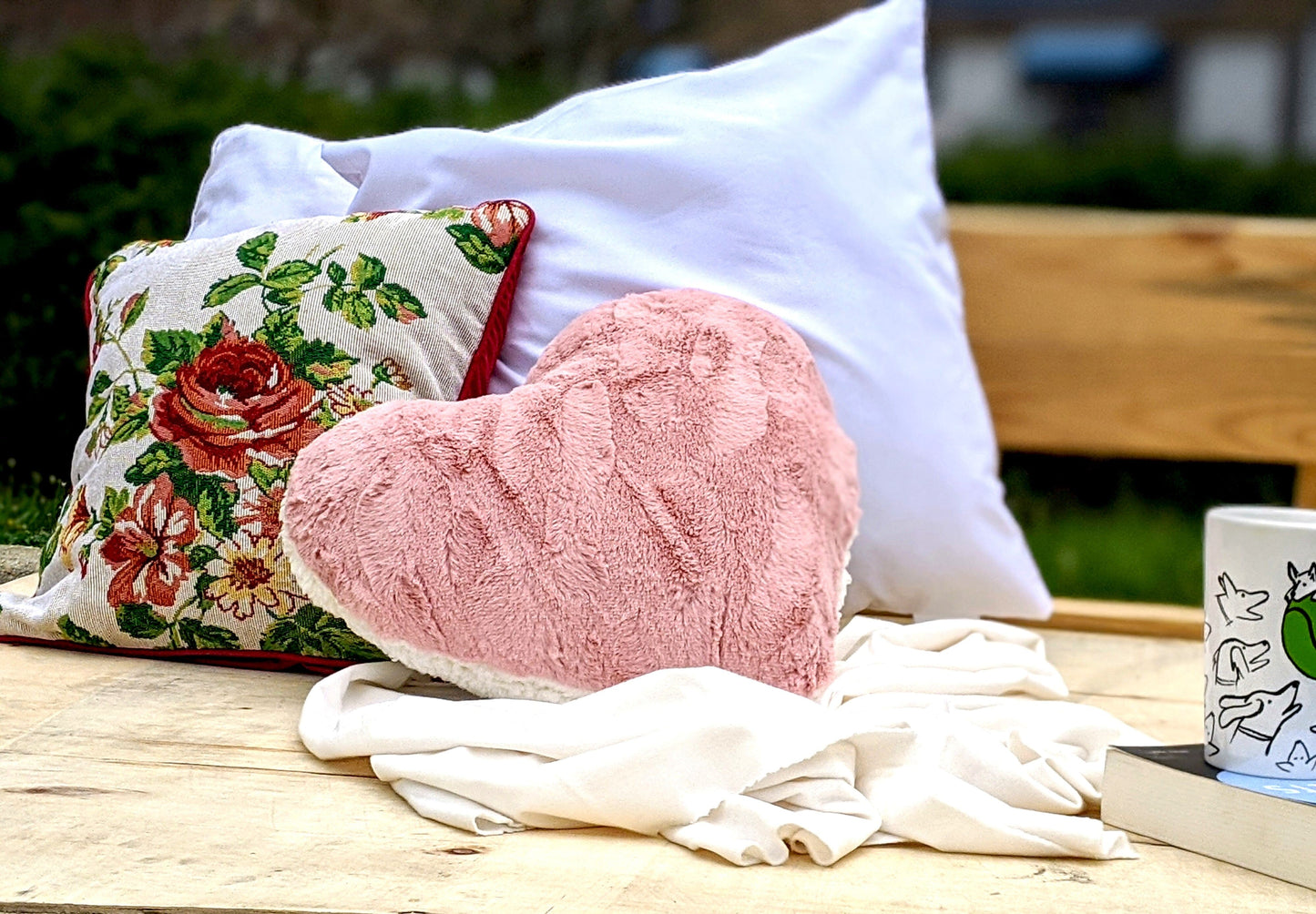 Tache Sweet Roses Vintage Ivory Woven Tapestry Throw Pillow Cover (17593CC)