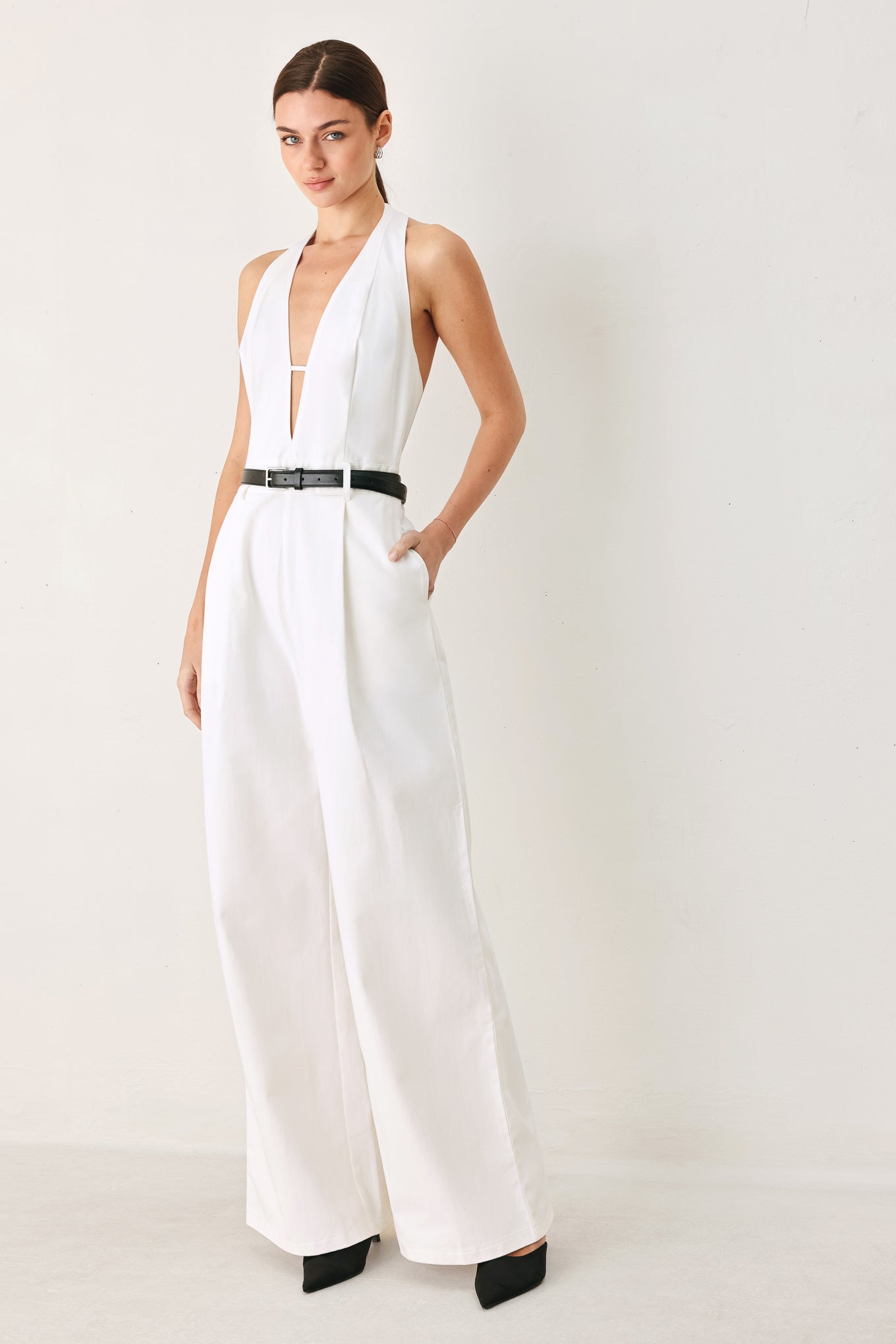 PRETTY MOMENT HALTER WOVEN JUMPSUIT