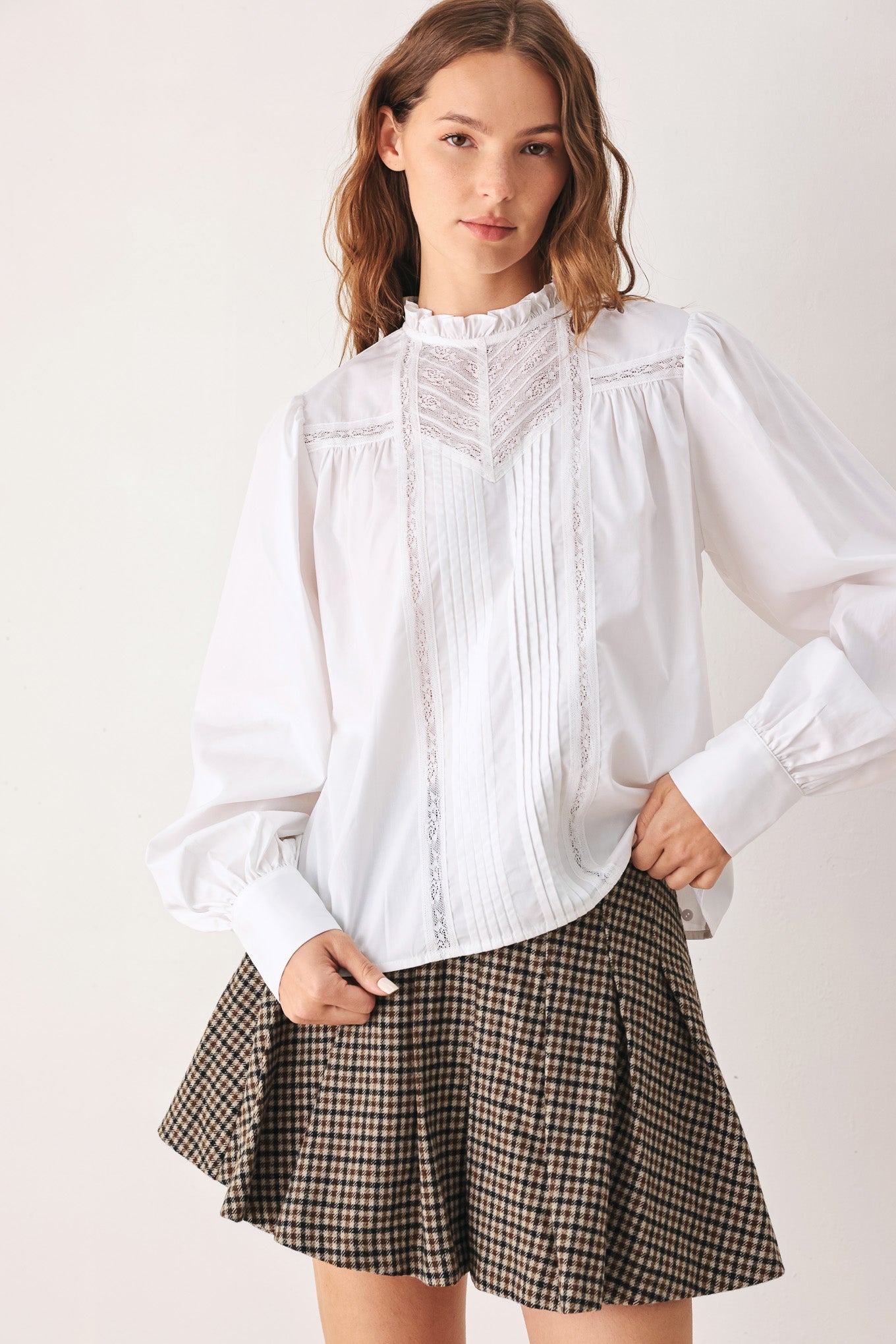 PORCELAIN VINTAGE INSPIRE WOVEN TOP