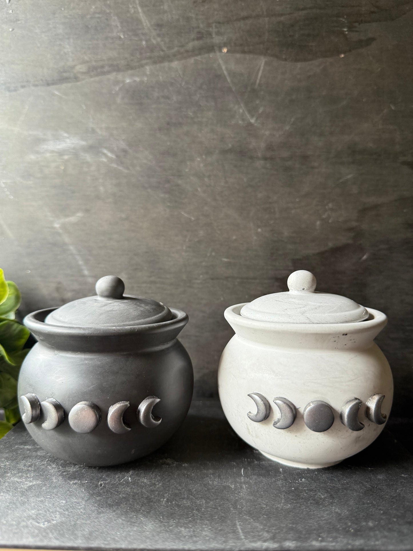 Mini cauldron jar