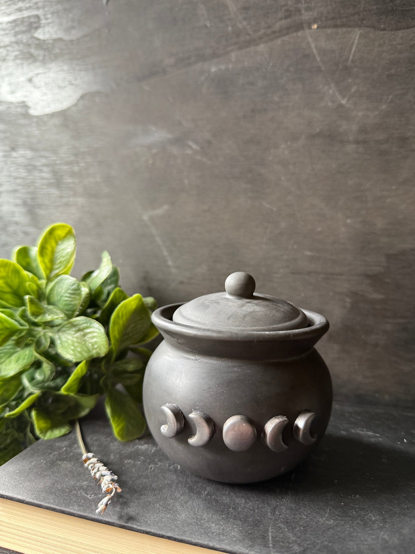 Mini cauldron jar