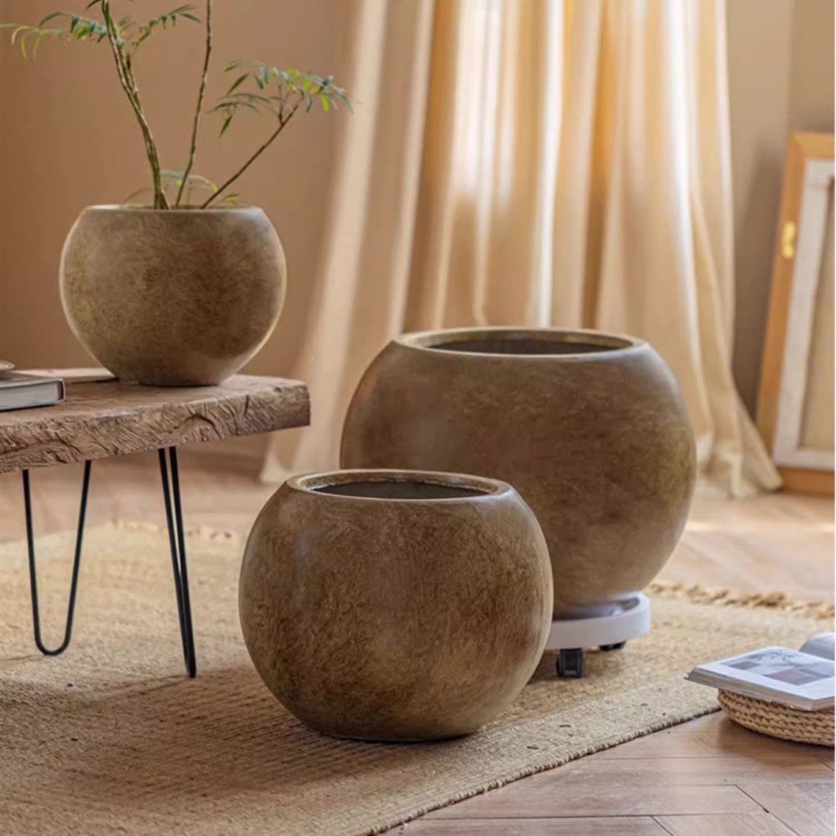 Round Magnesium Clay Planter