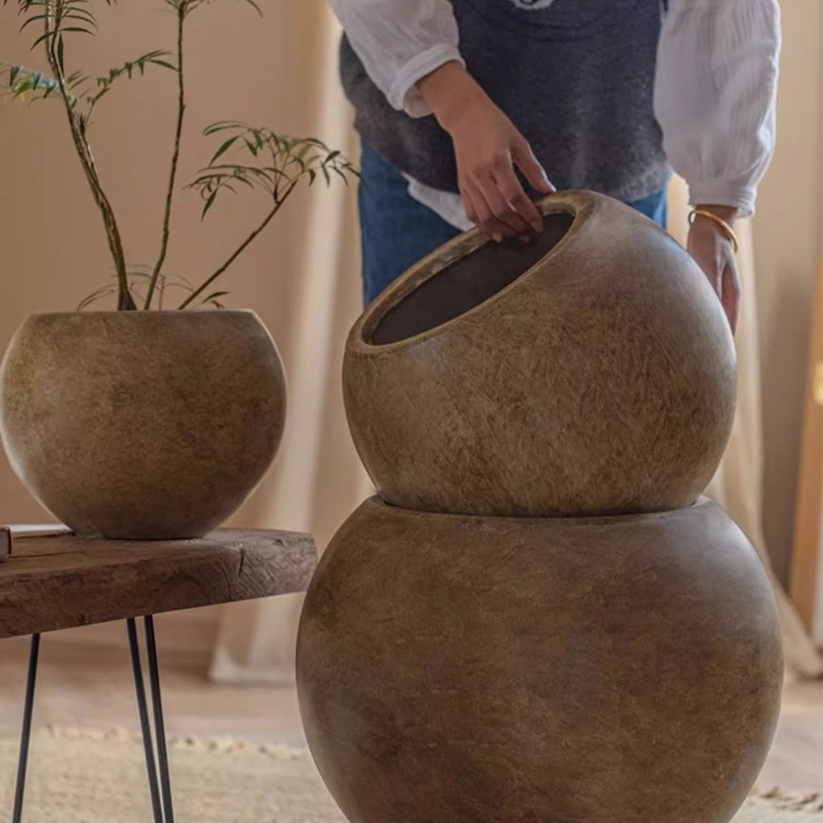 Round Magnesium Clay Planter