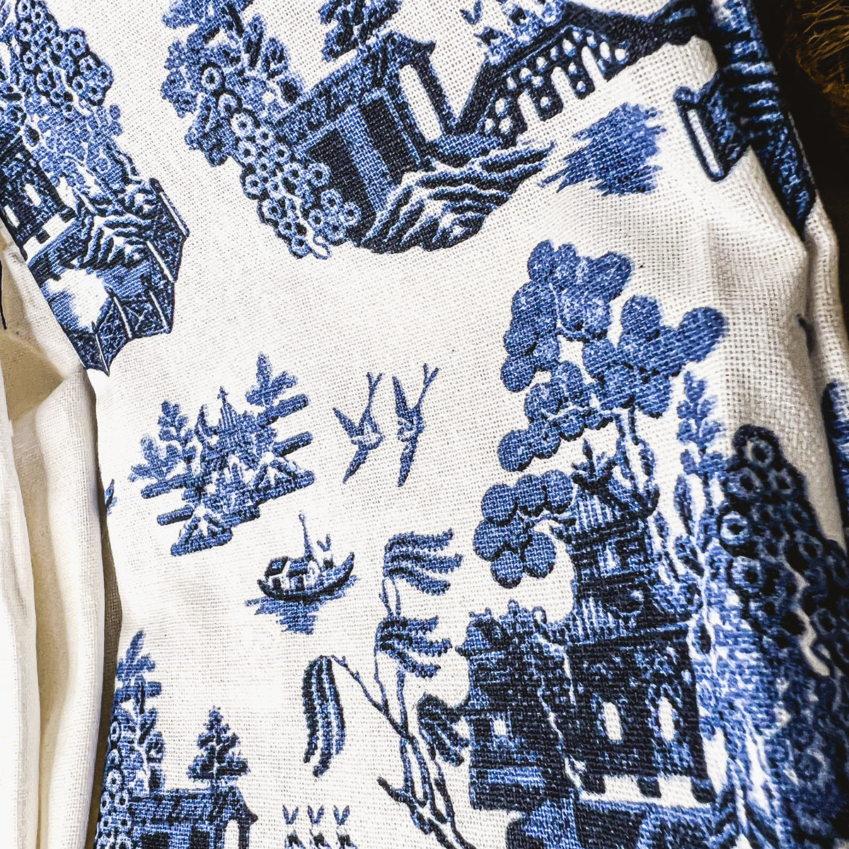 Chinoiserie Bunny Embroidered Cotton Dish Towels Oversized Tassel 17x29