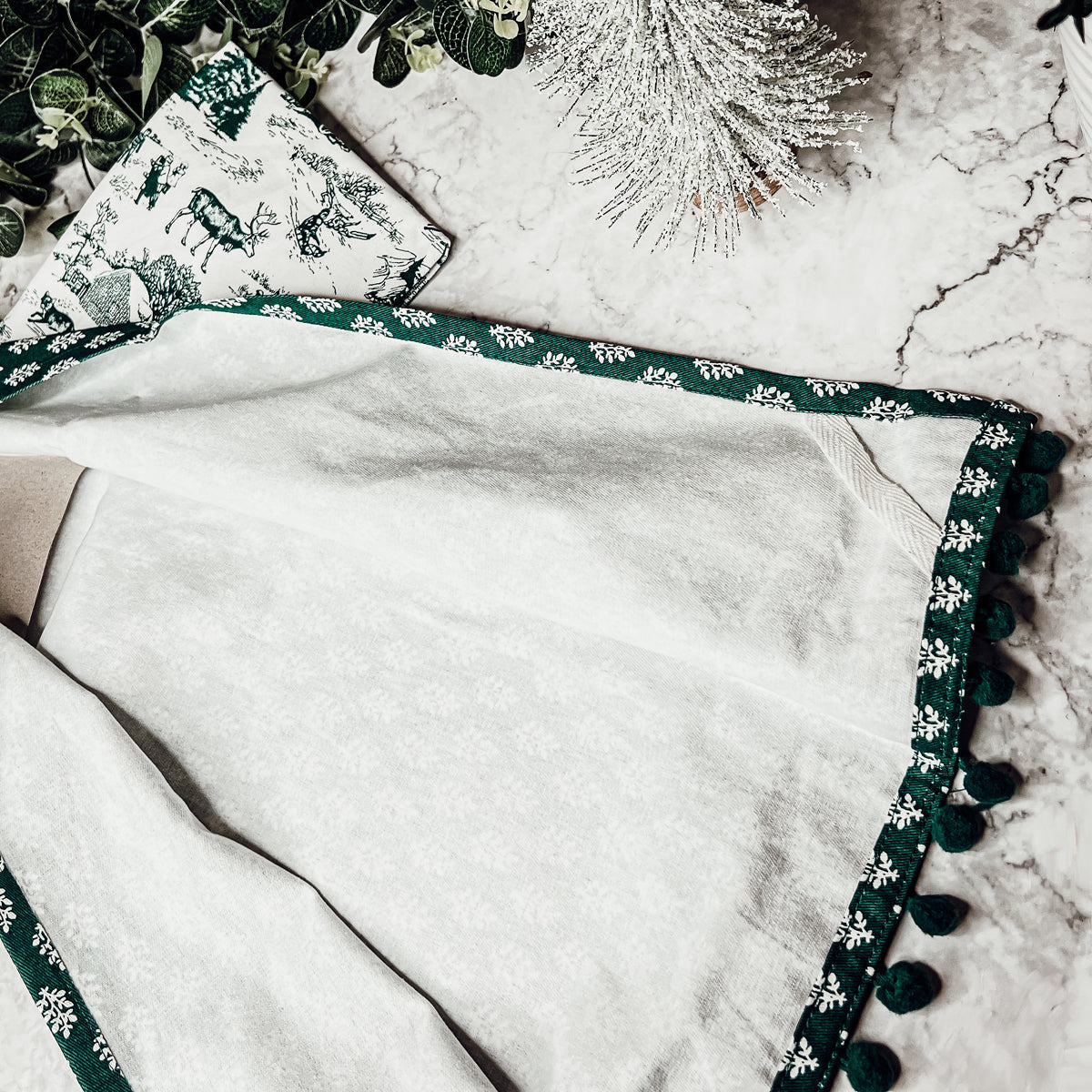 Forest Green Christmas Dish Towels Of 2 - 100 Percent Cotton Super Absorbent