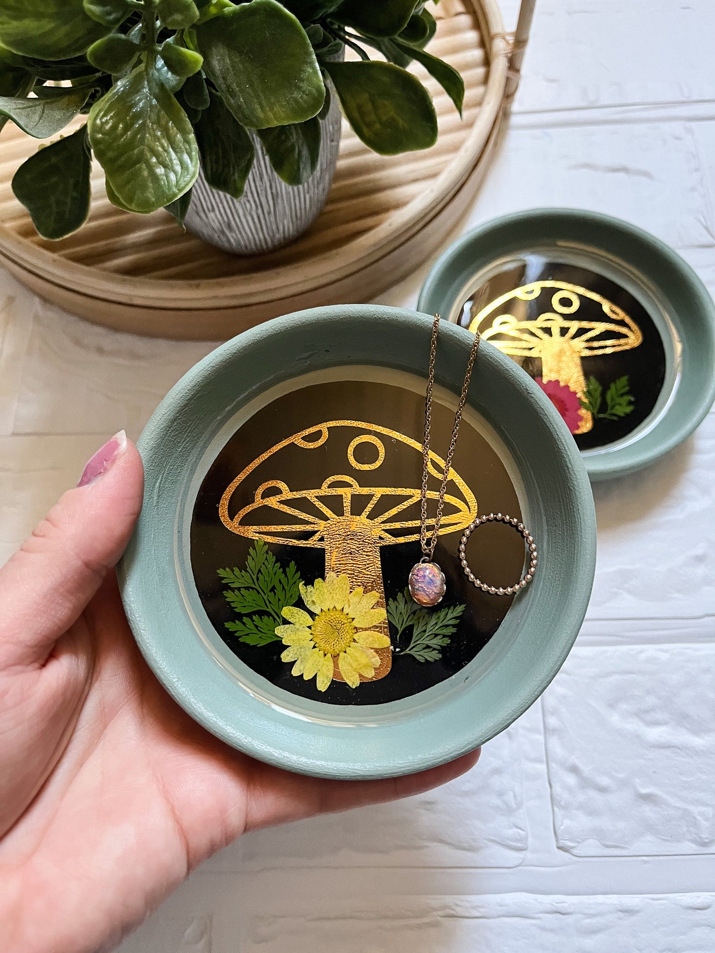 Flora mushroom tray